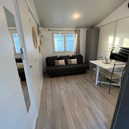 Mobil-Home Camping Oasis Рокбрюн-сюр-Аржан Екстериор снимка