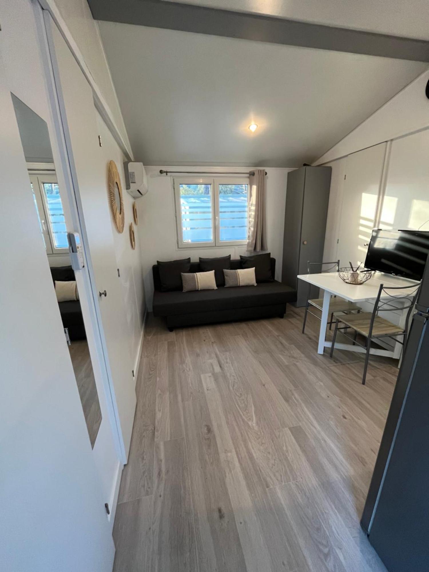 Mobil-Home Camping Oasis Рокбрюн-сюр-Аржан Екстериор снимка